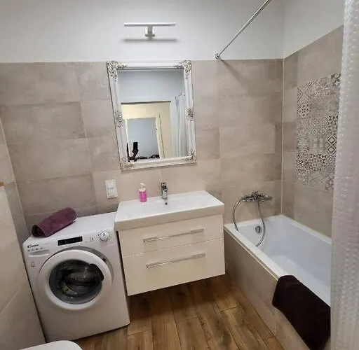 Duzy W Centrum - 3 - Garaz