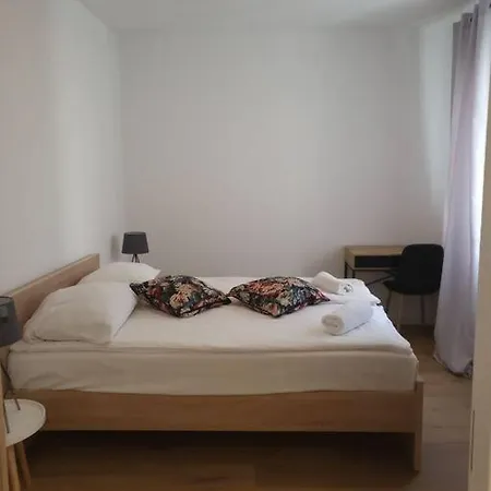 Duzy Apartament W Centrum - 3 Pokoje - Garaz Lägenhet Wrocław