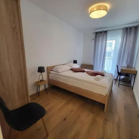 Duzy Apartament W Centrum - 3 Pokoje - Garaz